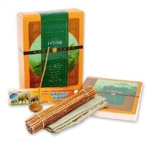 Bild på I Ching Workbook Gift Set (Book & 50 Yarrow Stalks)